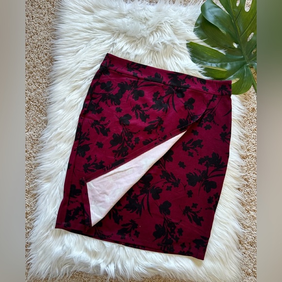 ⭐️ Liz Claiborne Pencil Skirt - Picture 4 of 8